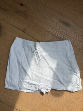 The A&F Scarlett Mini Skort Mid Rise White Linen